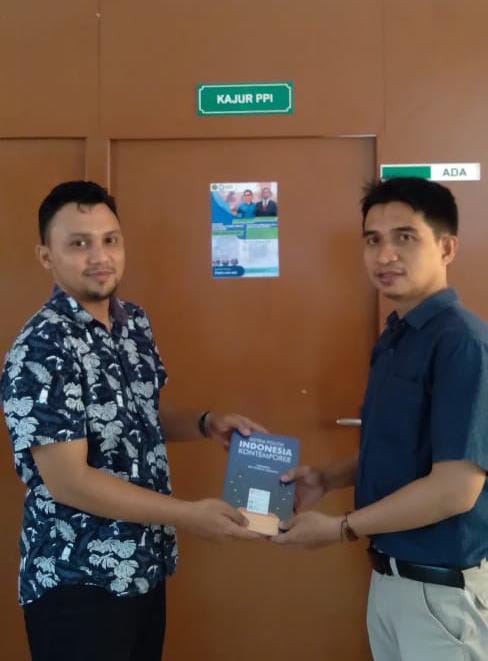 BahanAjar “ Sistem Politik Indonesia “ dibukukan